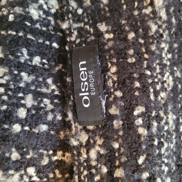 Olsen Black & White Scarf - Picture 3 of 4